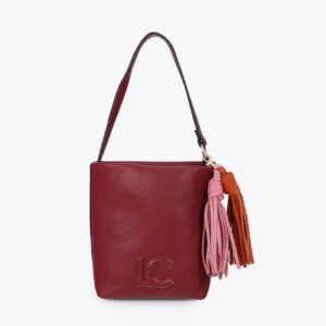 BOLSO BANDOLERA EFECTO PIEL CON POMPONES BURDEOS LOLA CASADEMUNT LF2604058