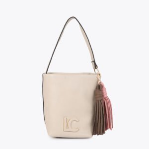 BOLSO BANDOLERA EFECTO PIEL CON POMPONES CRUDO LOLA CASADEMUNT LF2604058